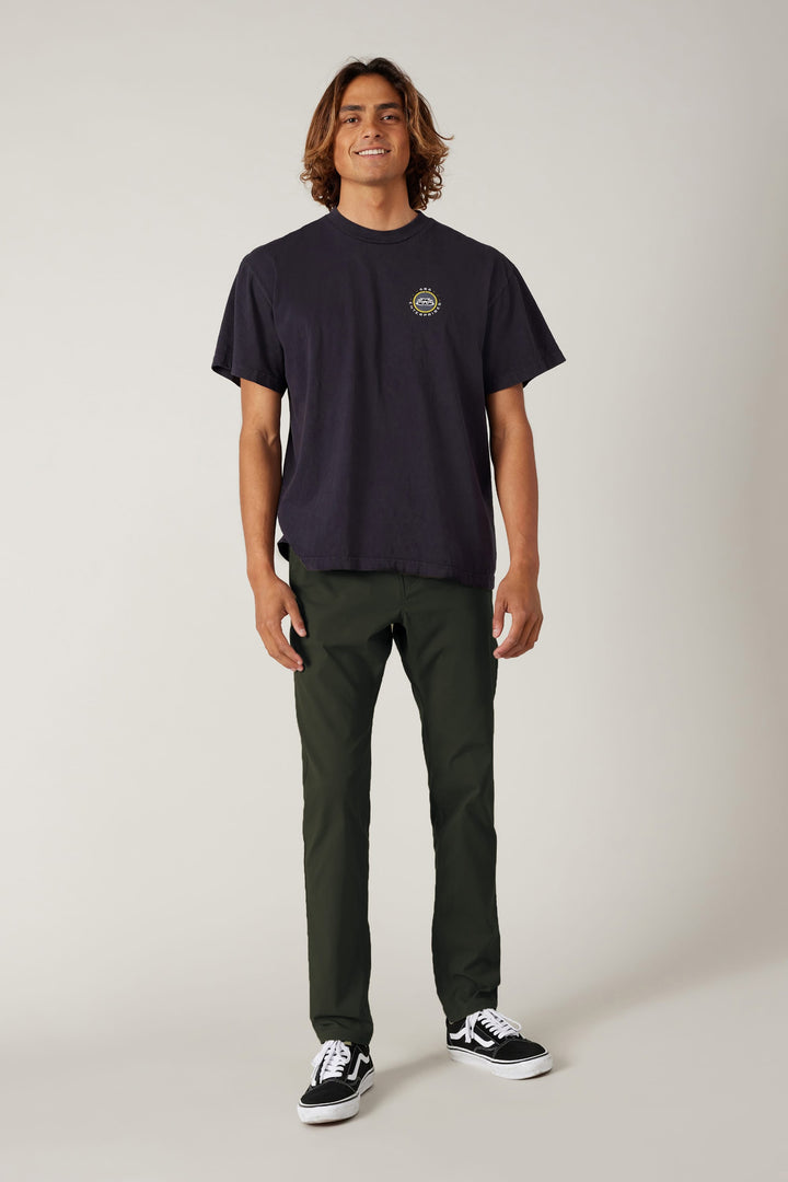 686 Men's Everywhere® Pant - Slim Fit — DARK GREEN (vista 2)