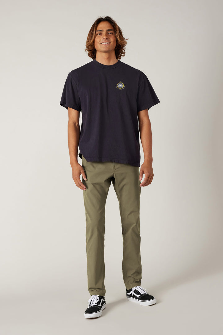 686 Men's Everywhere® Pant - Slim Fit — DUSTY FATIGUE (vista 2)