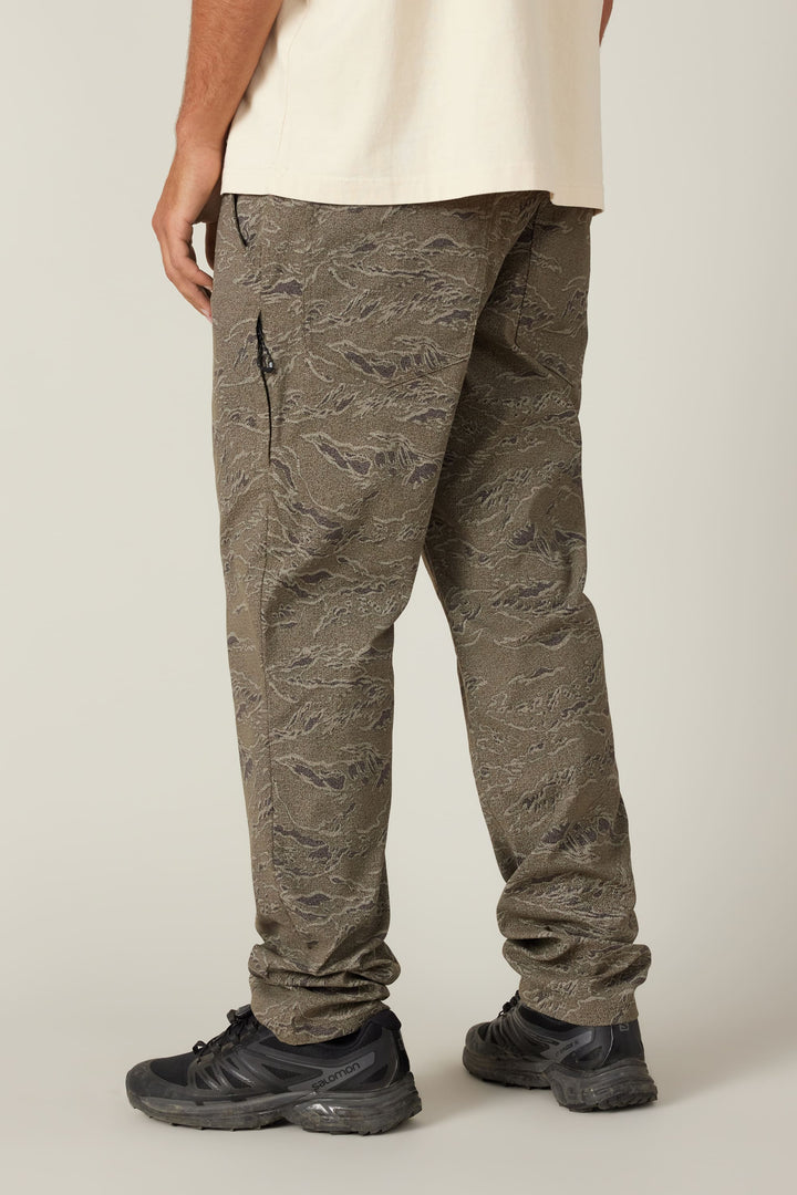 686 Men's Everywhere® Pant - Slim Fit — OLIVE STORM (vista 2)