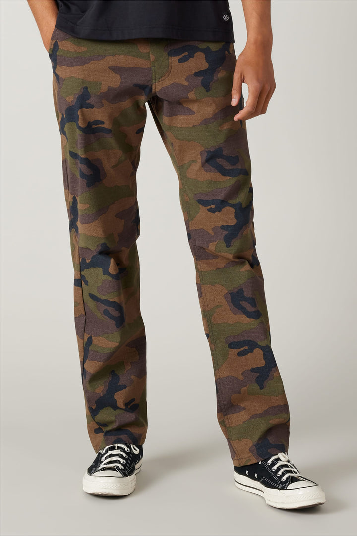 686 Men's Everywhere® Pant - Relaxed Fit — DARK CAMO (vista 2)