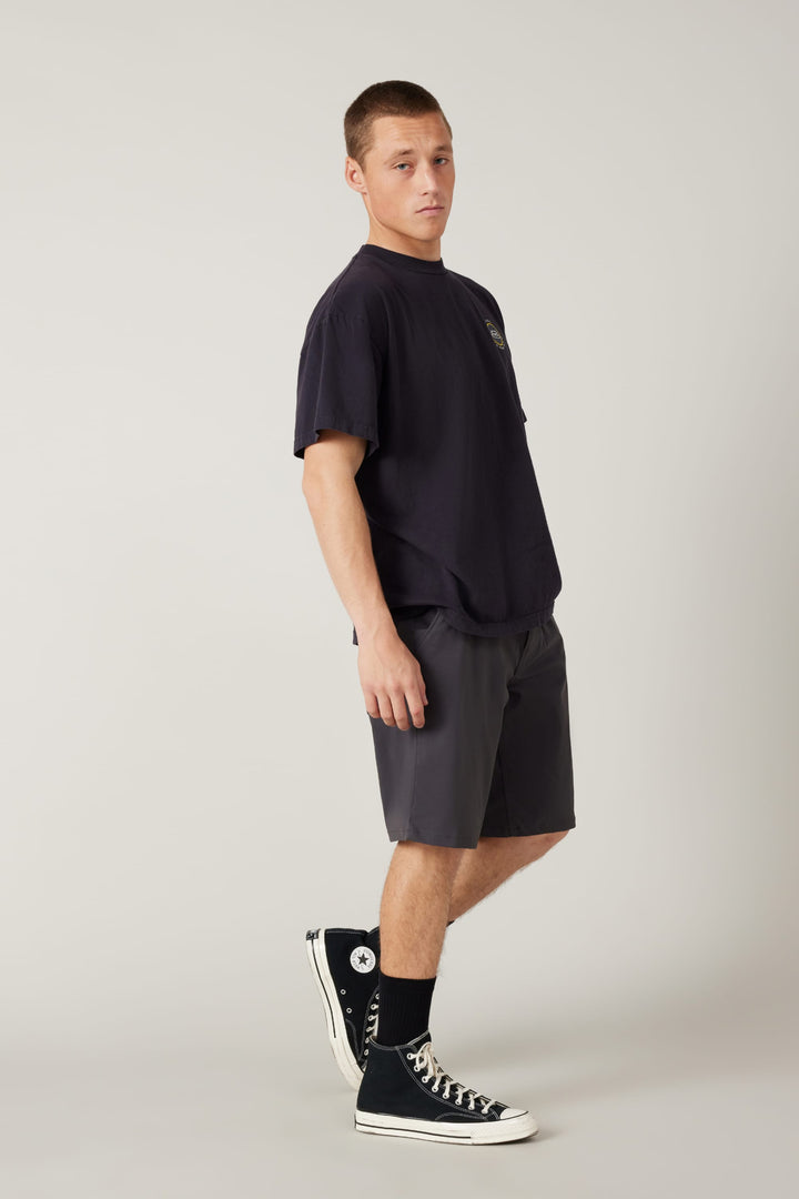 686 Men's Everywhere® Hybrid Short - Relaxed Fit — CHARCOAL (vista 2)