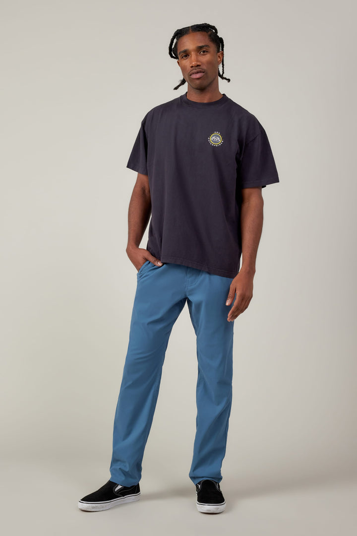 686 Men's Everywhere® Featherlight Chino Pant - Slim Fit — FLINT BLUE (vista 2)