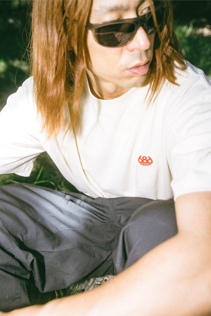 686 Men's Unit Relaxed SS Tee — VINTAGE WHITE (vista 2)