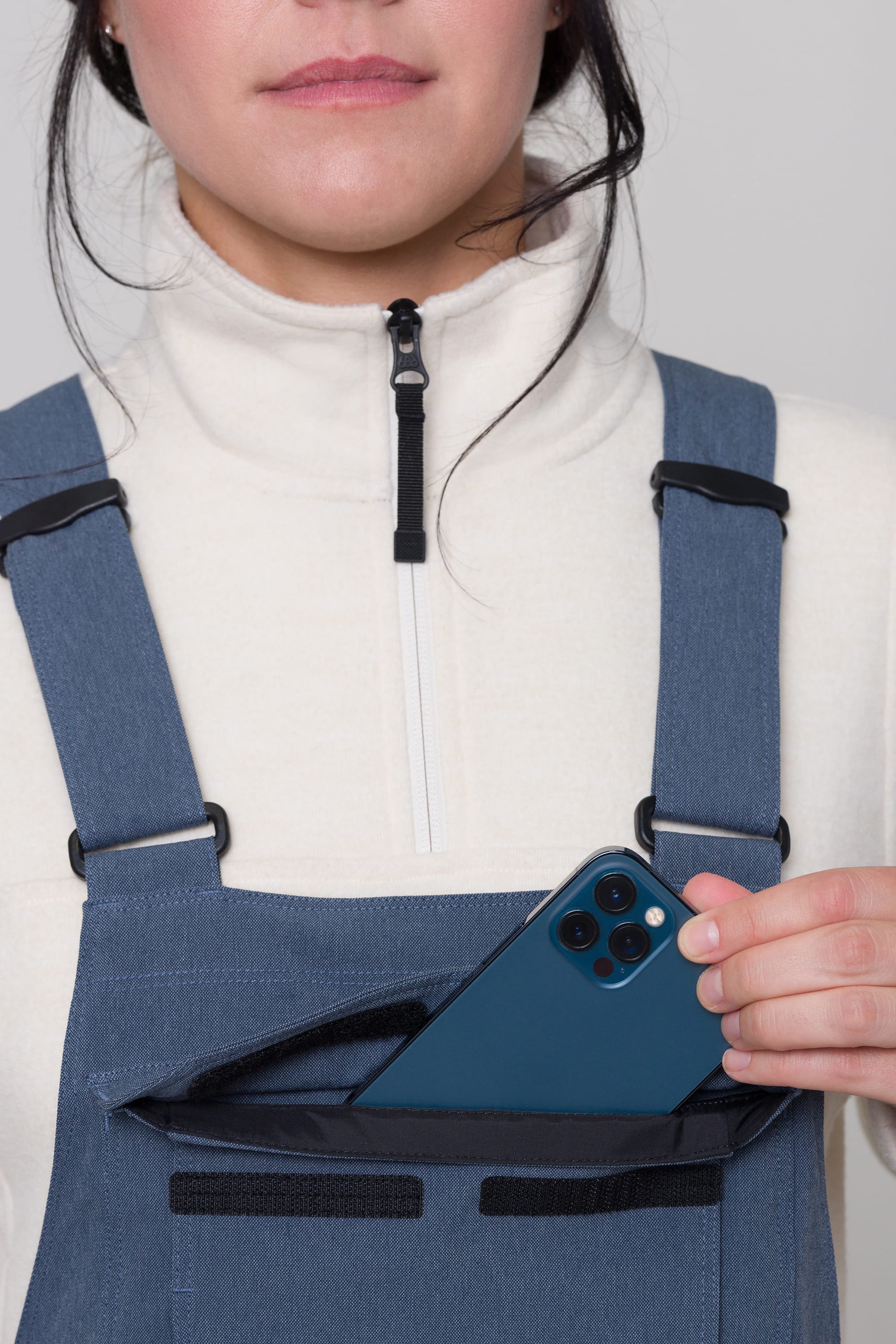 686 Women's Black Magic Insulated Bib – 686.com