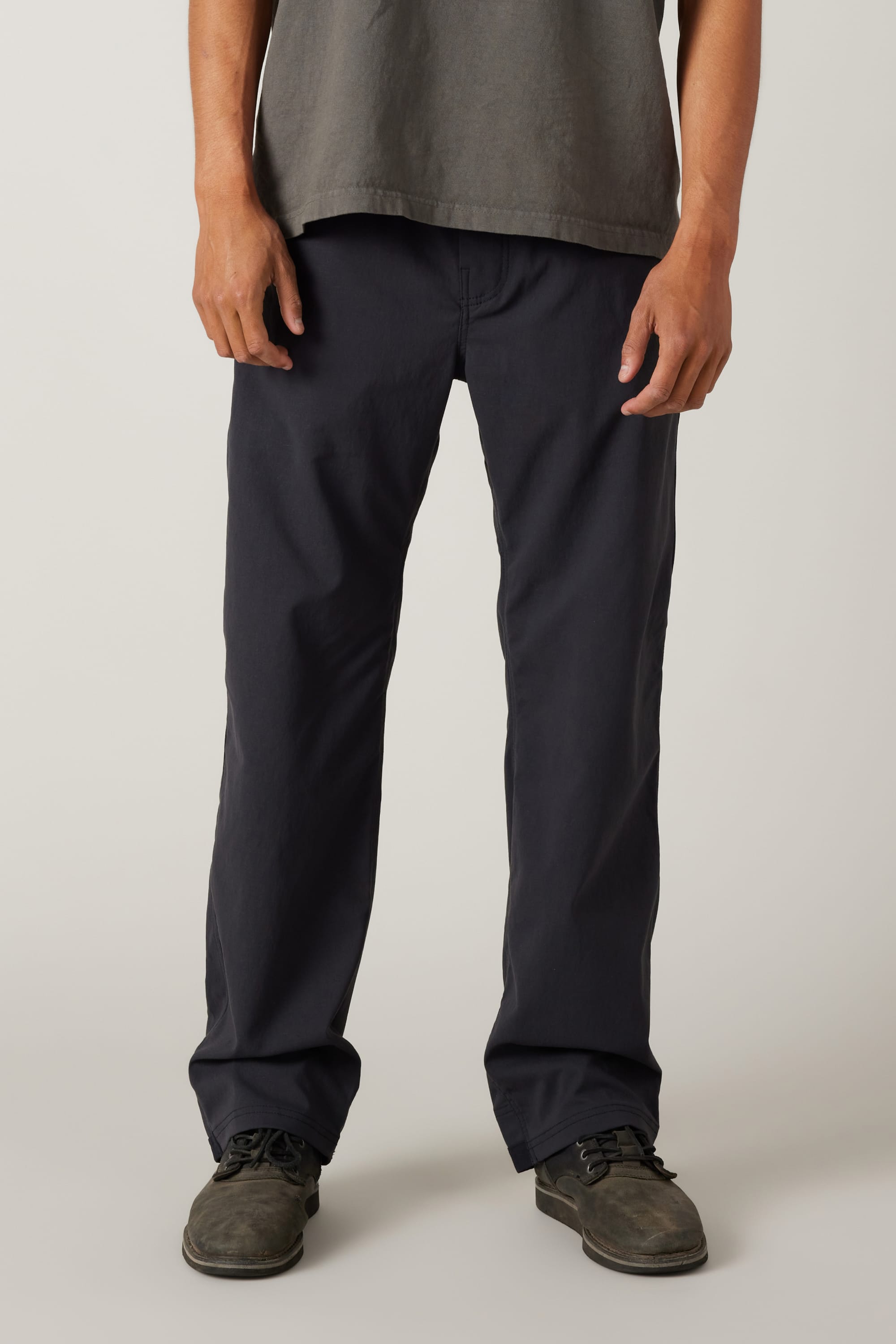 686 Men's Unwork Everywhere Pant - Relaxed Fit OFF Black / 38 / 34 686 Men's Unwork Everywhere Pant - Relaxed Fit OFF Black / 38 / 34