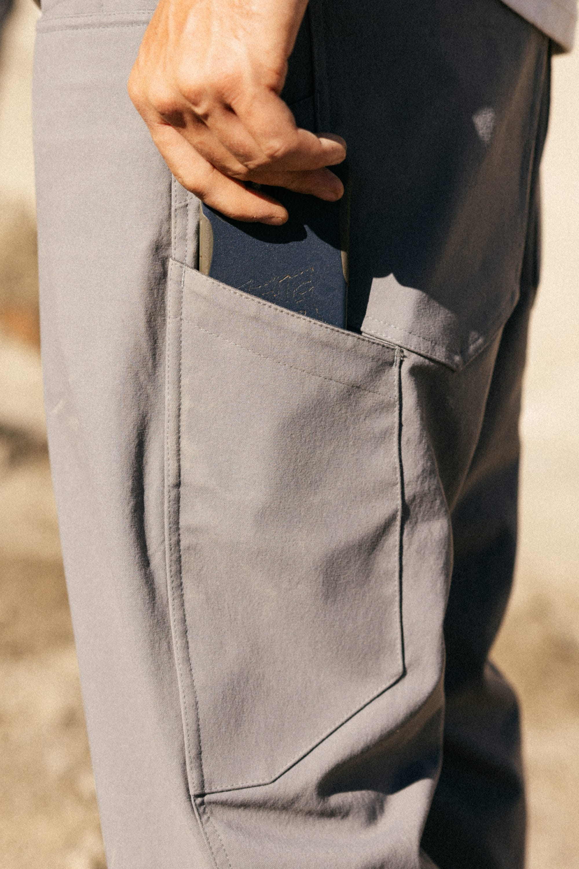 686 Men's Unwork Everywhere Pant - Relaxed Fit OFF Black / 38 / 34 686 Men's Unwork Everywhere Pant - Relaxed Fit OFF Black / 38 / 34