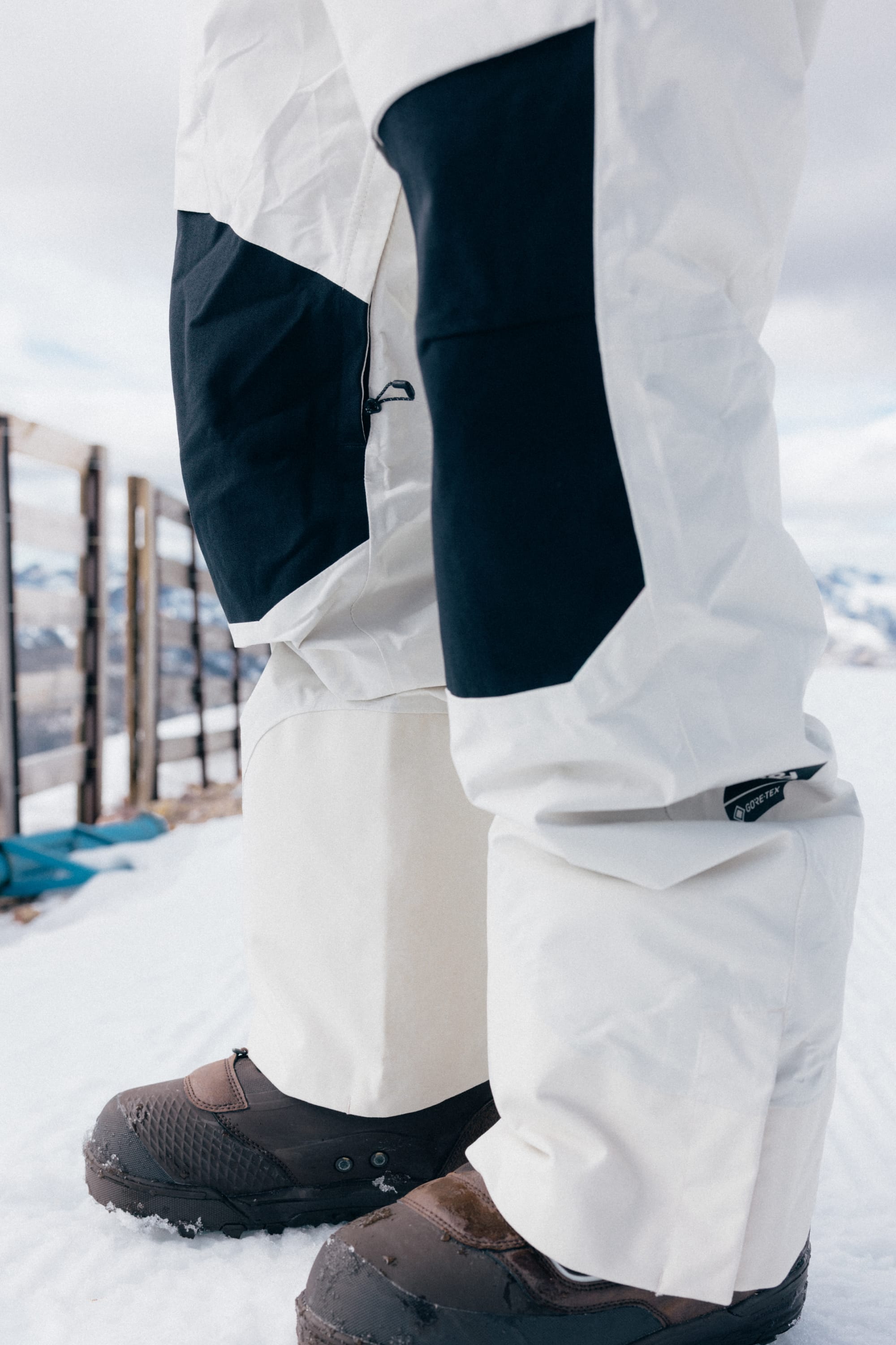 686 Men's GORE-TEX® Dispatch™ Shell Bib – 686.com