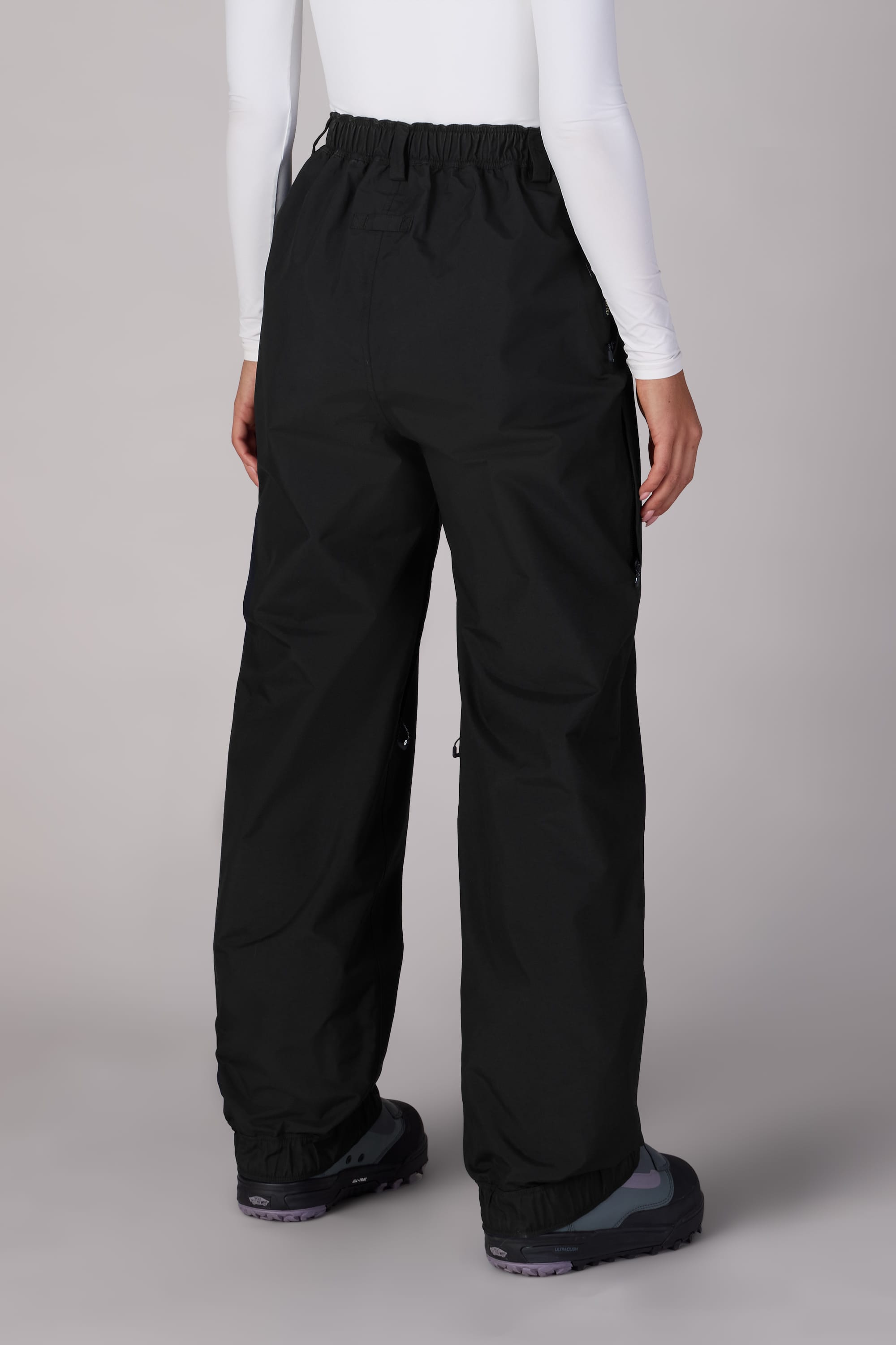 686 Women's GORE-TEX Outline™ Shell Pant – 686.com