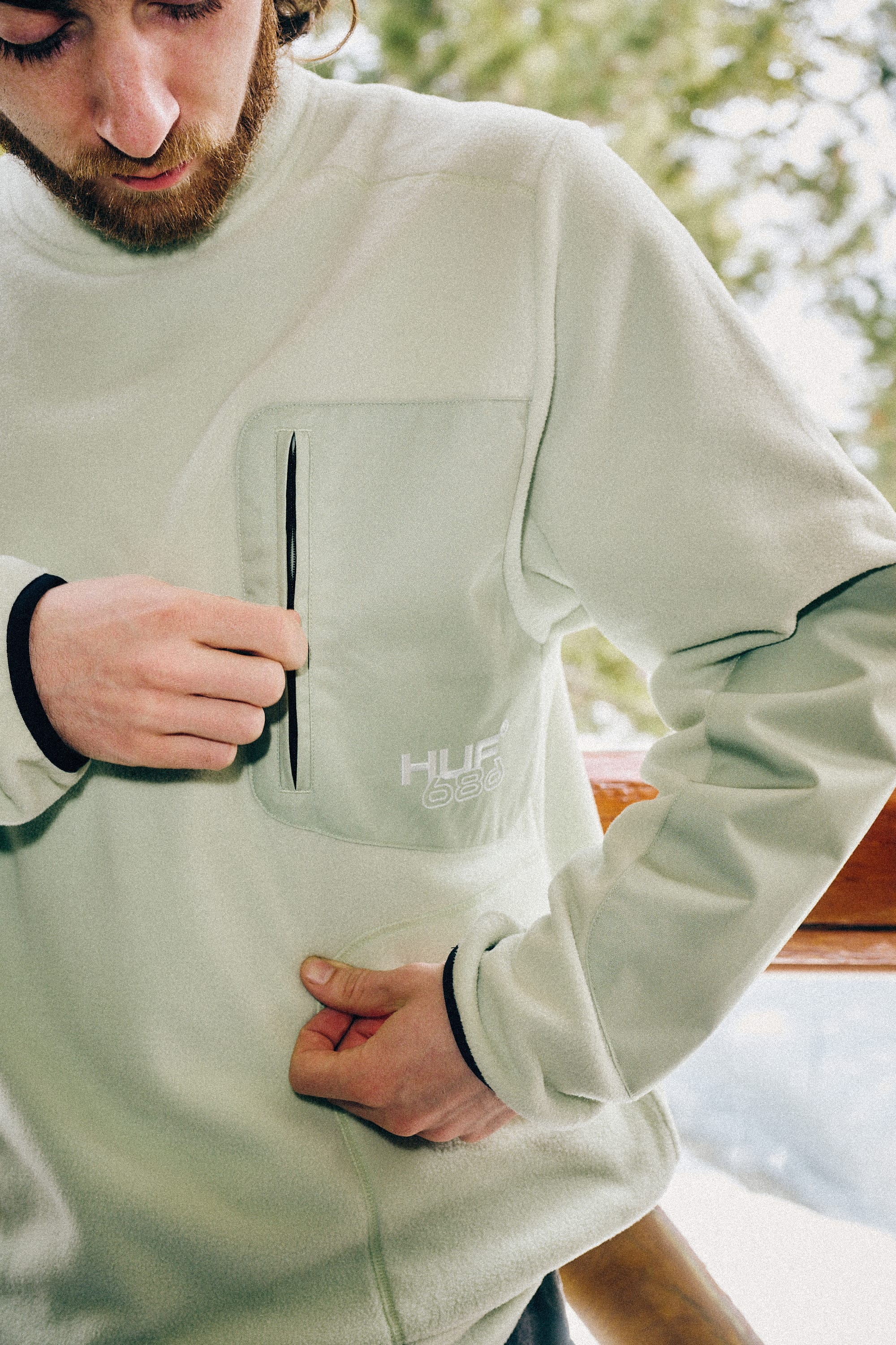 686 Men's HUF Fleece Crewneck – 686.com