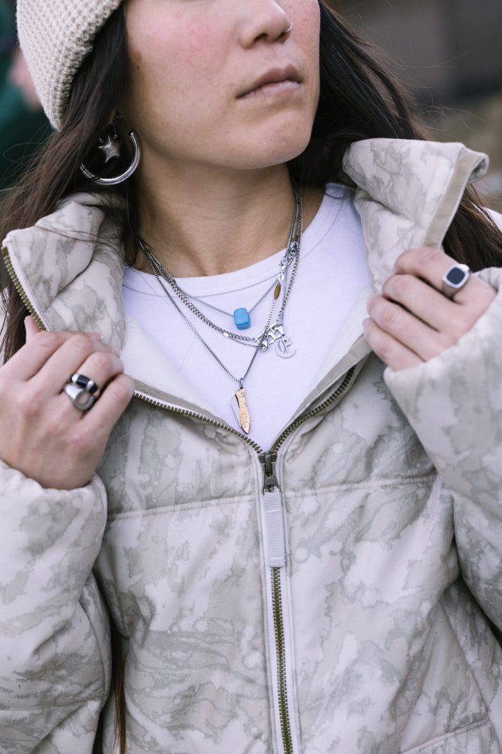 686 Women's Gracious Puffer Jacket — LIMESTONE SCRATCH CAMO (vista 2)